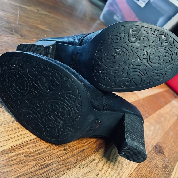 Clark’s artisan Black Goth Ankle Boots with Buckles – Size 9 - Picture 6 of 9